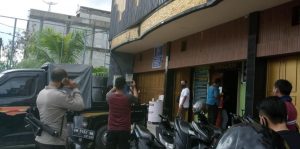 Heboh, Sejumlah Aparat Kepolisian Bersenjata Lengkap Mengangkut Beberapa Mesin Game Zone