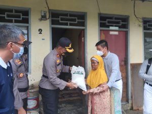 Polres Dumai Kembali Gelar Bhakti Sosial Dengan Membagikan Beras