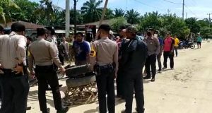 Karena aksi blokade jalan, 25 warga Tambut diamankan polres Rohul