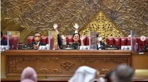 Puan Maharani Matikan Microfon Saat Paripurna