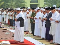 Bacaan & Niat Sholat Idul Adha Lihat Disini