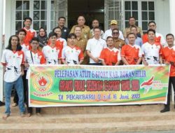 Bupati Afrizal Sintong Lepas Keberangkatan ESI Ikuti Pertandingan Mobile Legend Pra PON 2024