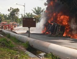 Truk Pengangkut BBM Terbalik, Ini Penjelasan Kapolres Dumai