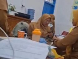 Tiga ASN Wanita di Pariaman Asyik Main Kartu saat Jam Kerja Diberikan