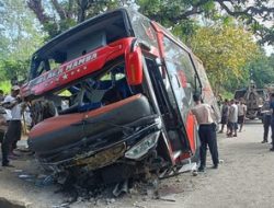 Kecelakaan Maut, 8 Karyawan RS Bina Sehat Dilaporkan Tewas