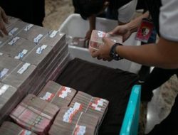 Diduga Terlibat Curi Duit Barbuk Robot Trading, Kajari Jakbar Dicopot