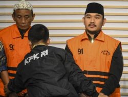 Kuasa Ayah Bupati Bekasi Jabat Kades Tapi Bisa Atur Sana-sini