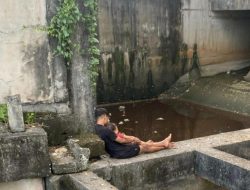 Anggota Ditlantas Polda Riau Gagalkan Aksi Bunuh Diri Pria yang Bawa Anak